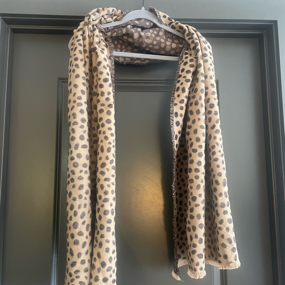Abercrombie Reversible Dotted Blanket Scarf